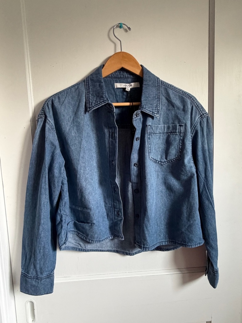 Joe’s Jeans Cropped Boyfriend Denim Button-Up Shirt - Small - Picture 3 of 6